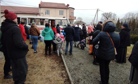 Втекти від війни: які права мають українці за межами кордону