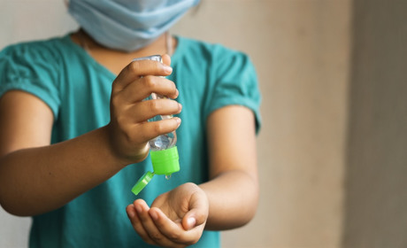 В Україні за добу COVID-19 підтвердили у 543 людей: як змінилася ситуація на Луганщині