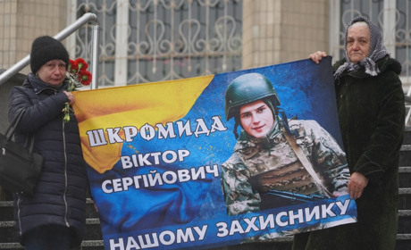 Поки над Городком лунає історія Віктора Шкромиди, він серед нас: у місті вшанували пам'ять Героя