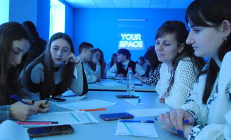 Від ідеї до гранту: молодь Жмеринщини вчиться писати і реалізувати проєкти