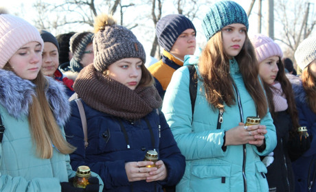 Сватівчани вшанували пам’ять 2000 земляків, що померли під час Голодомору