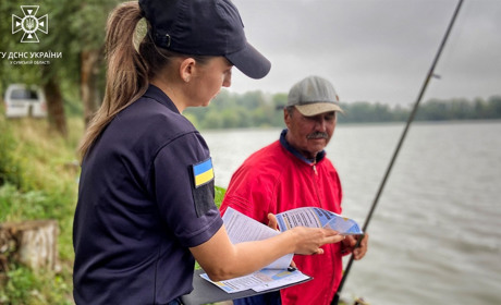 У ДСНС провели бесіди з жителями Глухова про поведінку біля водойм