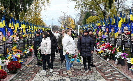 Ще двоє Захисників України приєдналися до побратимів у вічному строю на Алеї Слави в Кагарлику