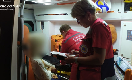Літня жінка спала в задимленій квартирі, поки її не знайшли шосткинські рятувальники