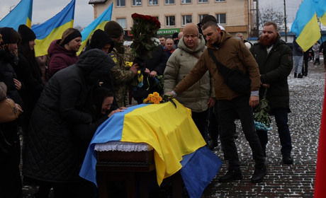 У Сарнах попрощалися з бійцем бригади «Маґура» Сергієм Нікітчуком