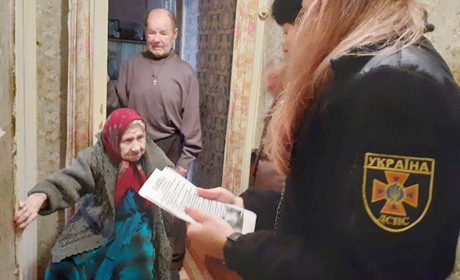 Рятувальники і соцпрацівники провели рейд задля попередження пожеж