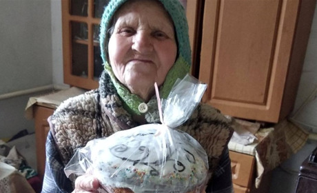 В Чижівській громаді самотнім мешканцям похилого віку передали паски