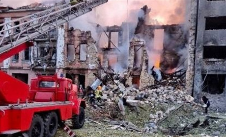 Вночі росіяни вдарили по Миколаєву: рятувальники дістають людей з-під завалів, є загиблі