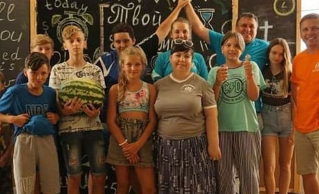 Годують, вчать уроки та грають в ігри: в Южному успішно працює дитячий центр при церкві "Вефіль"