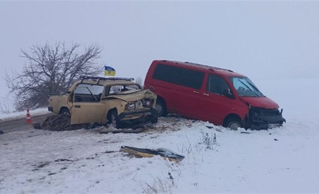 Трагічне ДТП між селами Борщівка та Зверхівці. Аварія на засніженій дорозі забрала життя людини