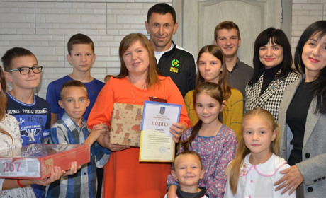 Наталія Горяченко із Золотоноші отримала високе звання «Мати-героїня»