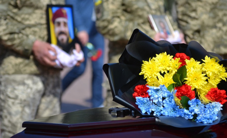 Кому в Южноукраїнській громаді виплачується матеріальна допомога на поховання загиблих військових?