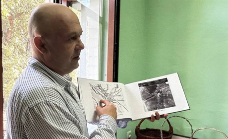 Біляївець Володимир Красіков створив "машину часу" - фотоальбом про Біляївку з унікальними фото