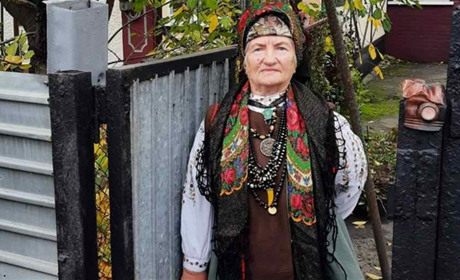 Допоможемо майстрині з Миколаївки Валентині Бєлік врятувати зір – збережемо наші традиції