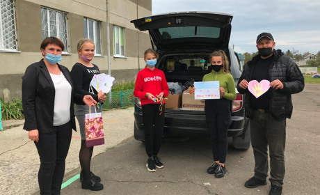 Учні Довговільського НВК зібрали благодійну допомогу для бійців на Сході