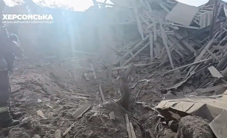 Посеред дня окупанти атакували Херсон з авіації - є жертви (відео)