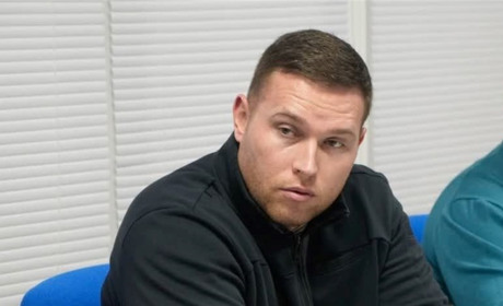 Під час обстрілу автобуса в Херсоні допомагав постраждалим: на відео впізнали посадовця МВА