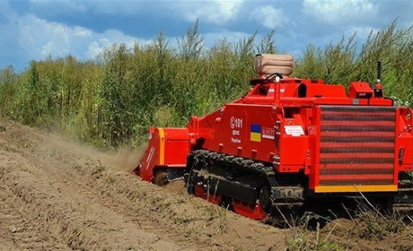 Безпека на Чернігівщині: нова машина механізованого розмінування допомагає очищенню території