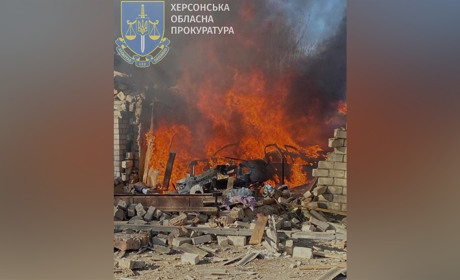 Російські окупанти вчергове обстріляли Херсон: постраждали четверо людей
