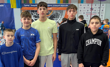 Борці з Городка виступили на всеукраїнському турнірі у Хмельницькому: четверо з пʼяти здобули золото