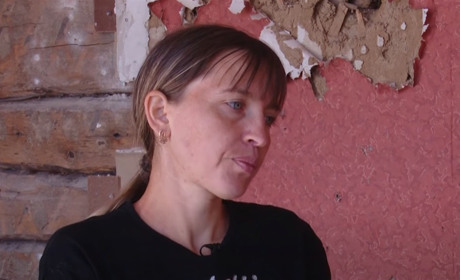 Будинок на Бобровиці, який будувало три покоління родини Медвідь, знищила російська бомба