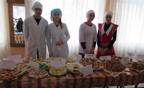 Учні Гущинецького училища збирають кошти на лікування хворої дівчинки