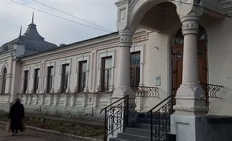 Краєзнавчий музей у Смілі оновився: в приміщенні замінили вікна і двері