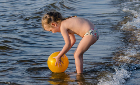 Пляжний сезон відкрито: де у Сватовому безпечно купатися