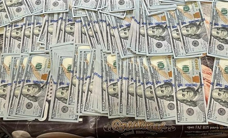 Контрафакт в Измаиле на 11 миллионов гривен: нашли 29 тонн алкоголя и 11 тысяч пачек сигарет (видео)