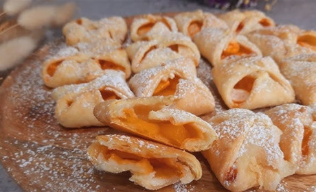 Рецепт дня: сирне печиво з яблуками та корицею