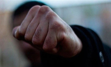 Оголосили підозру 65-річному нетішинцю, що до смерті побив сусідку. Що загрожує кривднику?