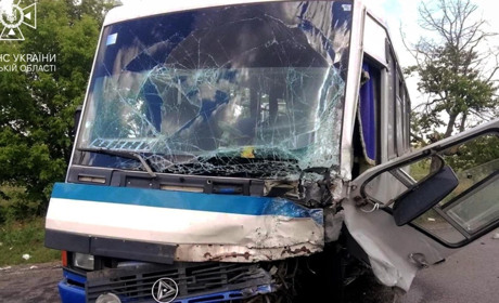 Смертельна ДТП на трасі Одесі-Кучурган. Зіткнулися рейсовий автобус та легкова машина