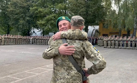 Як відбулася перша зустріч хмельницького прикордонника із батьком, який прибув із полону