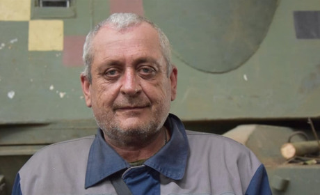 "Жени тих орків, діду, та їдь додому!": історія чоловіка, який пішов захищати Україну