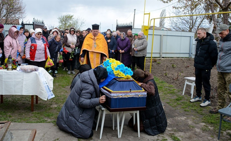 Тепер він духовний воїн на Небесах - у Слободі попрощалися із Захисником Миколою Малаховим