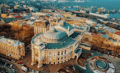 В Одесі жінка продала квартиру в центрі, назвавшись донькою померлих. Її затримали