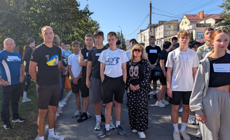 Славутська громада приєдналася до Всеукраїнського забігу «Шаную воїнів, біжу за Героїв України!»