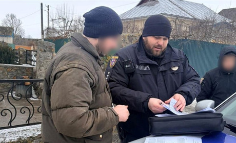 Судитимуть чоловіка з Барської громади за привласнення 1,3 млн грн у матері загиблого військового