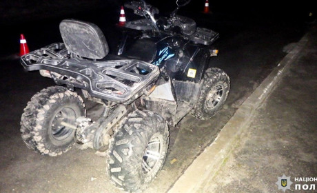 На Сарненщині неповнолітні на квадроциклі врізались в огорожу