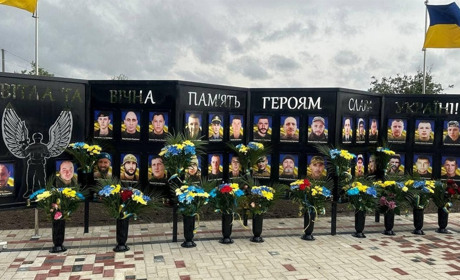 В Ізмаїльському районі відкрили меморіальну стелу на честь героїв-захисників