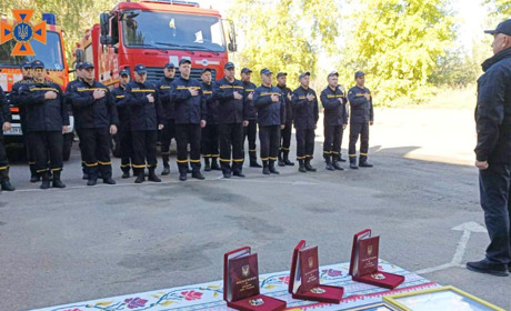 Рятувальників Нікополя і Марганця нагородили відзнаками та грамотами за відвагу і професіоналізм