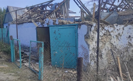 Пошкоджені будинки, пам'ятники, «Пункт незламності»: Наслідки ворожих обстрілів Херсонщини 7 серпня