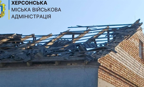 На Херсонщині окупанти атакували критичну та соціальну інфраструктуру, житлові квартали