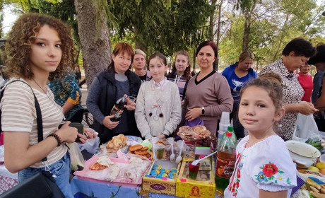 Благодійний захід у Дмитрівці: як громада зібрала 57700 гривень для військових