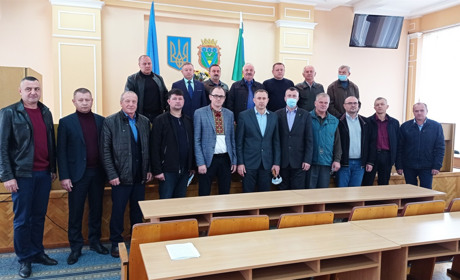 Історична сесія Володимирецької районної ради: останнє її рішення – передати усе майно громадам