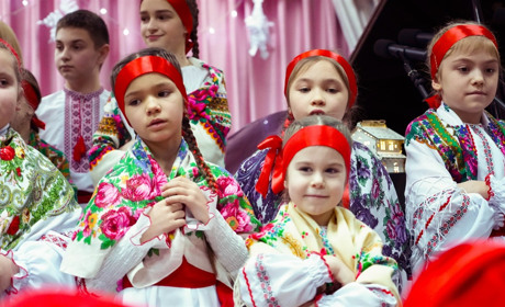 Колядки, щедрівки та музика: новорічний вечір у Барській музичній школі
