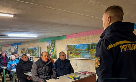 Рятувальники провели заняття у трьох закладах освіти Глухівської громади: про що розказували