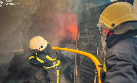 У Шостці вогнеборці ліквідували загоряння в житловому секторі (відео)