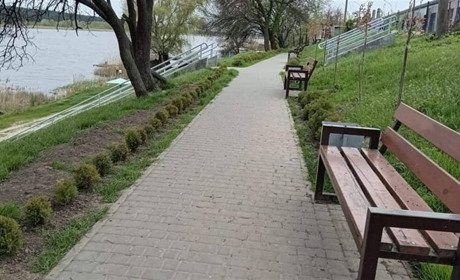 У Смілі озеленили зону відпочинку: міський голова попросив дбайливо ставитись до майна громади