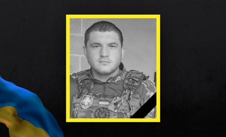 Йому б ще жити й жити, кохати, продовжувати рід: у Нетішині поховали 25-річного Героя Віктора Гірича